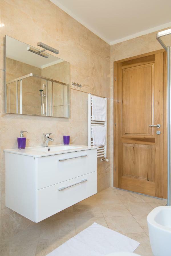 Villa Lumare - 100M From The Sea 普拉 外观 照片